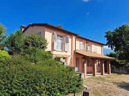 Oriolo dei Fichi Bed & Breakfast | Relax at La Pasqualina B&B with Oceanfront Pool Access