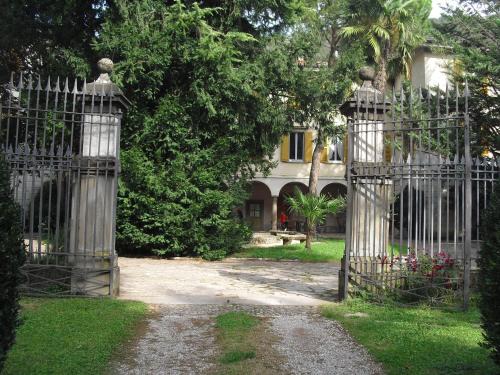 Zandobbio House | Exceptional La Patirana Guesthouse: Oceanfront Oasis