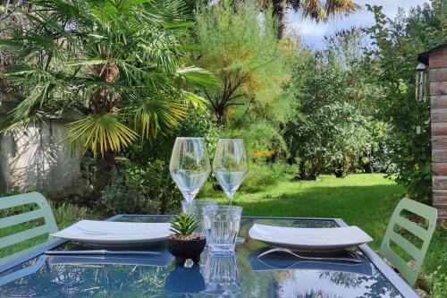 Saintes House | Serene La Patte Charentaise: Free Parking & City Calm
