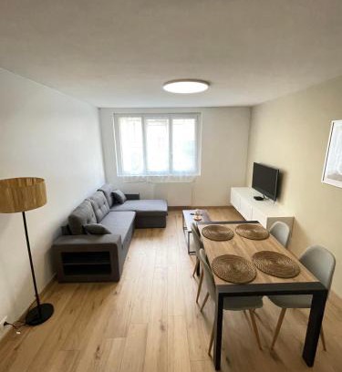 Tulle Apartment | Relaxing Retreat at La Pause Tranquille - Family Friendly Stay