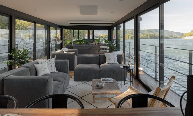 Tournon-sur-Rhone House | Explore LA PENICHE - Bed And Bicycle in Tournon