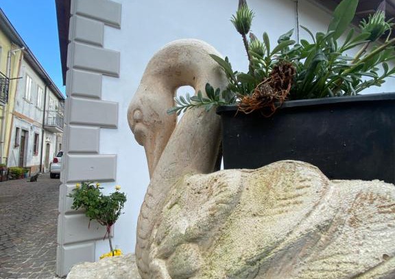 Montefalcone di Val Fortore Apartment | Discover La Perla Del Borgo: Pet-Friendly Retreat