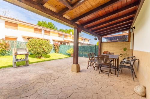 Queveda House | Discover La Pergola: Oceanfront Bliss with Top-Rated Reviews