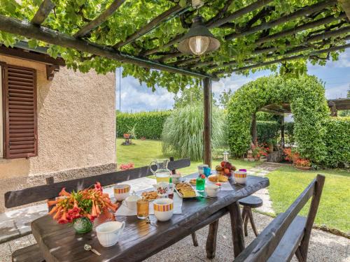 Scalvaia House | Relaxing Oceanfront Retreat at La Pergola - Pet Friendly Hotel