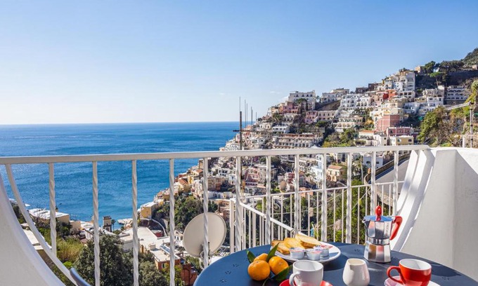 Liparlati Apartment | Discover La Perla di Chicca: 4-Star Family-Friendly Retreat