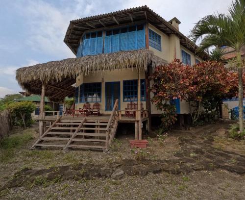 Las Tunas Hostel | La Perla Hostel and Cabins