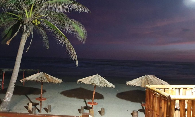 Playa Azul Apartment | Oceanfront Bungalow at La Perla Playa Azul with Spa & Breakfast