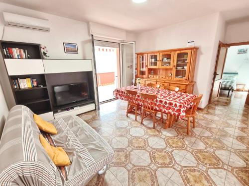 La Pietraia Apartment | Pet-Friendly La Perla Rossa: Top-Rated Stay by the Sea