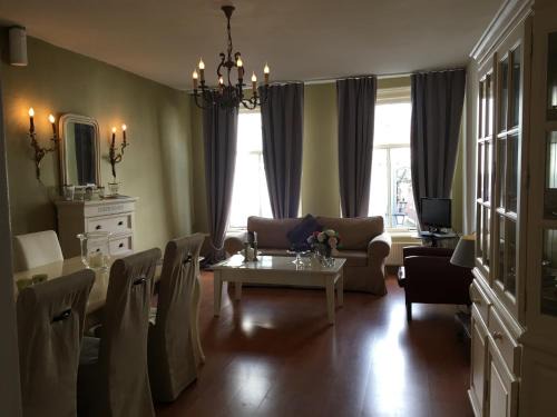 Utrecht City Center Apartment | Book La Perle Apartment: 9/10 Rated Stay with Kitchen