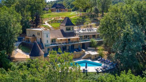 Domme Hotel | Discover La Perle de Domme: Oceanfront Bliss with Spa Access