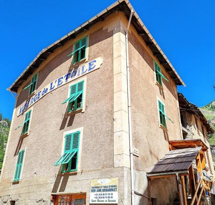 Saint-Dalmas-le-Selvage Bed & Breakfast | Cozy La Petite Étoile d'Hôtes in Mercantour with Dining