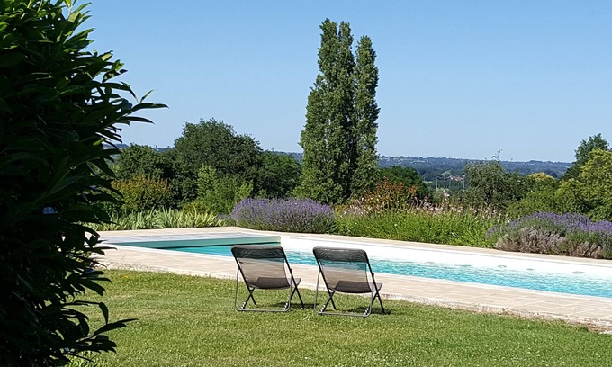 Savonnieres Cottage | Experience Ocean View Bliss at La Petite Bret Guest House