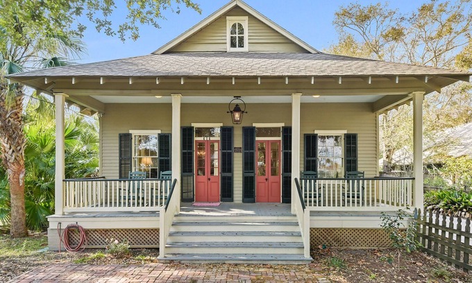 Bay St Louis House | Experience La Petite Cachette in Historic Bay St. Louis