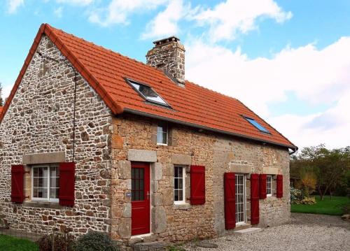 Jullouville House | Oceanfront Getaway at La Petite Corbière - Guest Rated 9.2