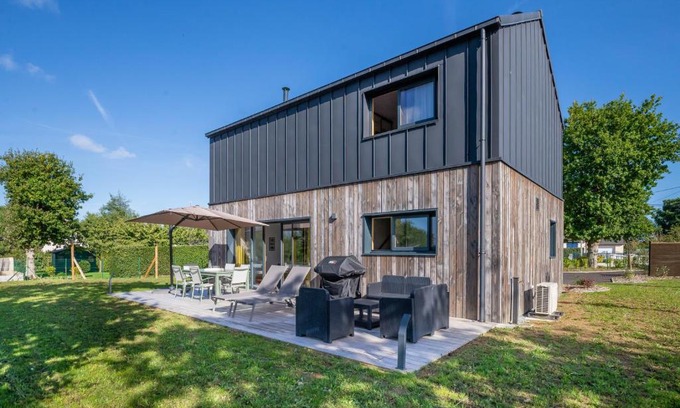 Saint-Cast-le-Guildo House | Family-Friendly Retreat at La Petite Croix Bienvenue