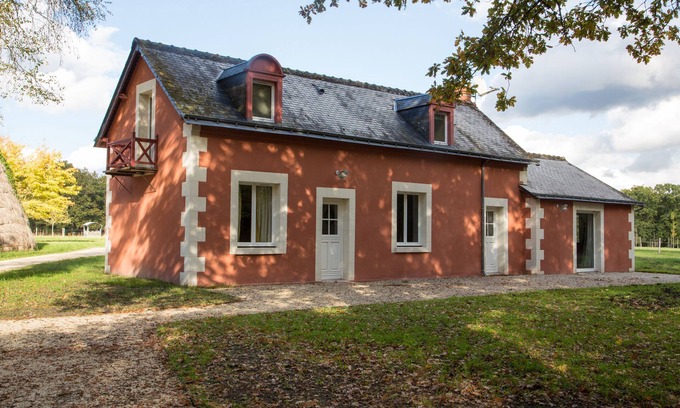 Ambillou House | Discover La Petite Girardière: Pet-Friendly Retreat