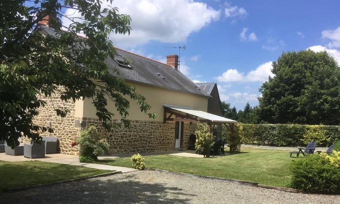 Hede House | Cozy Retreat at La Petite Guéhardière with Family Amenities