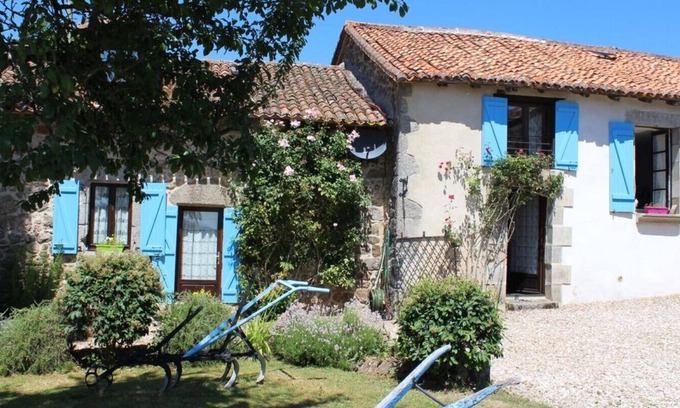 Saint-Estephe Other | La Petite Maison Large, renovated, farmhouse -PRIVATE POOL