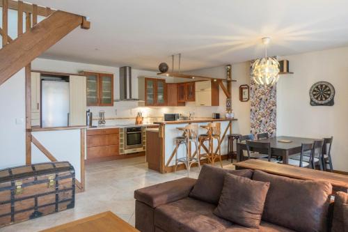 Saint-Jean-de-Braye Villa | La Petite Maison au calme - 2 chambres - à 200m des Bords de Loire