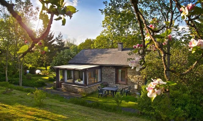 Bievre House | Beautiful La Petite Maison: Pet & Child-Friendly Retreat