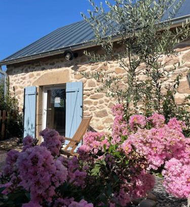 Marmagne Apartment | Pet-Friendly Retreat at La Petite Maison d’Orphée