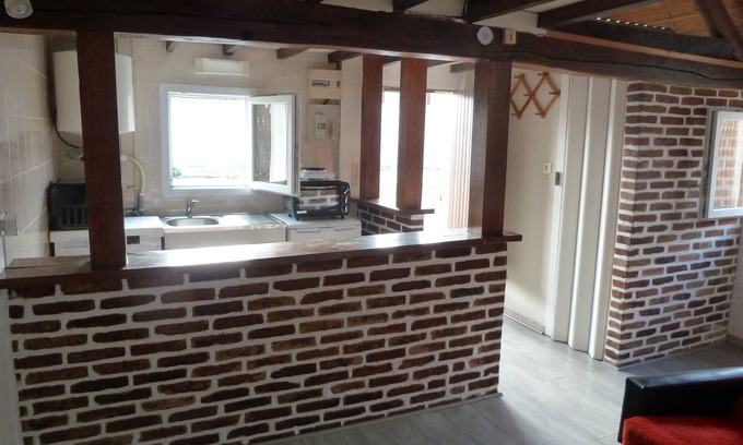 Salbris House | Cozy La Petite Maison en Sologne: Pet-Friendly Retreat