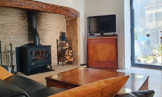 Carlux House | Family-Friendly Retreat at la Petite Maison Awaits You