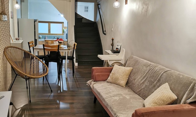Yenne House | Welcome to LA Petite Maison: Pet Friendly with Spa & Hot Tub