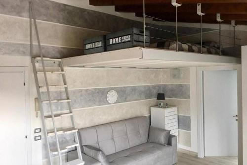 Clusane Apartment | Cozy Retreat: La Petite Maison de Stephanie, Rated 9.1/10