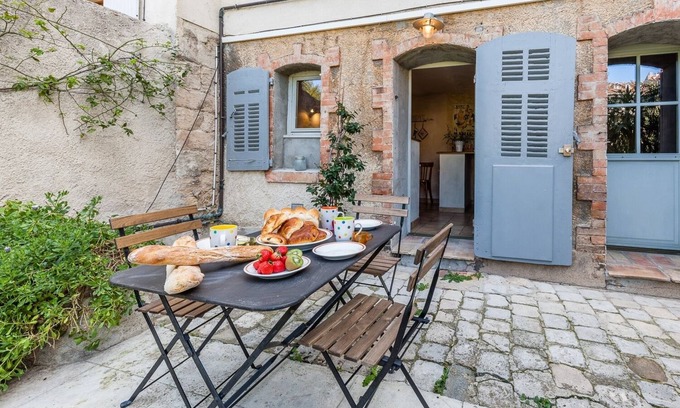 Les Cinq Avenues House | Experience La Petite Provence - Family-Friendly Retreat