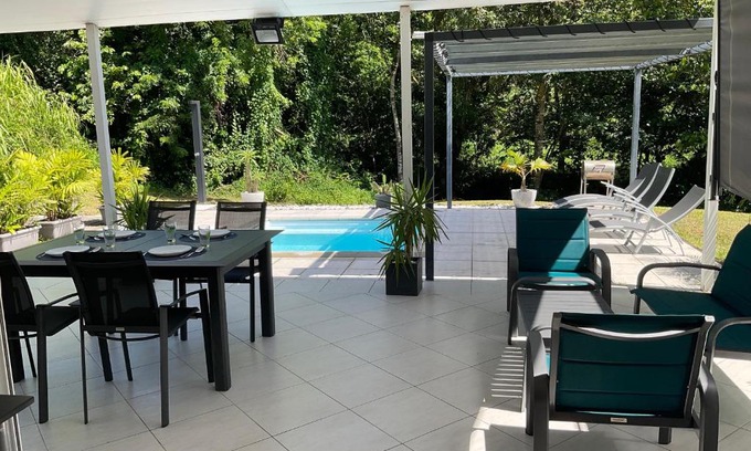 Riviere-Salee House | Experience la petite rivière: 4-Star Hotel with Pool
