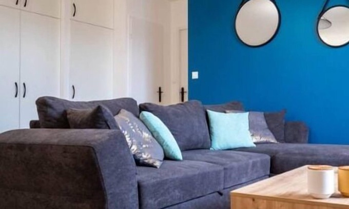 Poitiers Apartment | La petite Roche: Cozy T2 in Poitiers with Spa & Breakfast
