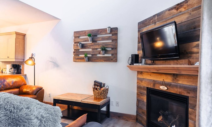 Mont-Tremblant Condo | Top-Rated La Petite Saisonnière Condo with Ocean View