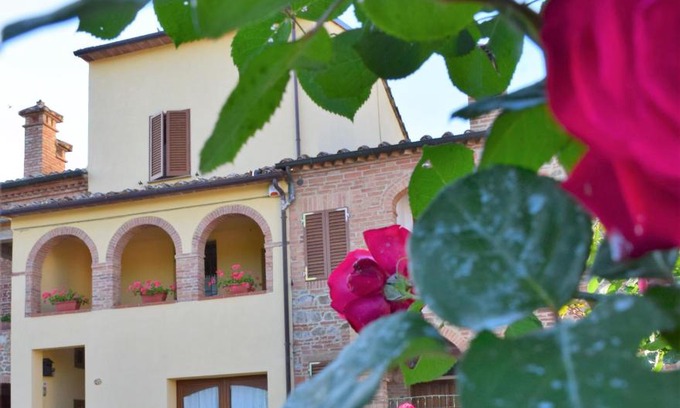 Torrita di Siena Apartment | Discover La Piccola Loggia: Family-Friendly Retreat