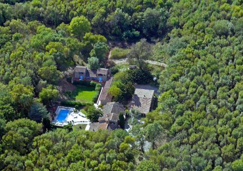 Grimaud Hotel | Experience La Pierrerie: Pet-Friendly Beachfront Getaway