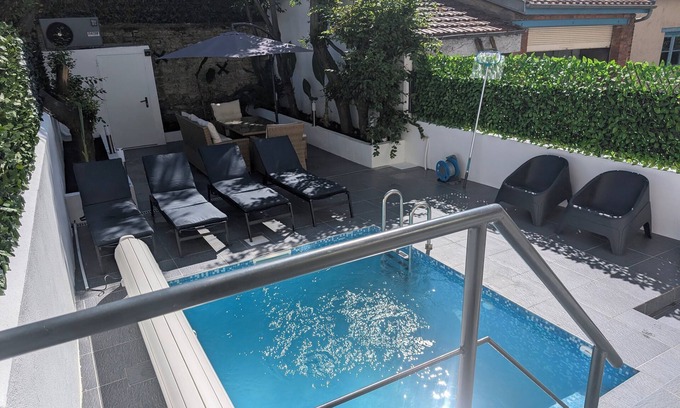 Montlucon Apartment | La Piscine - Villa Valmy - Hypercentre - Railway station