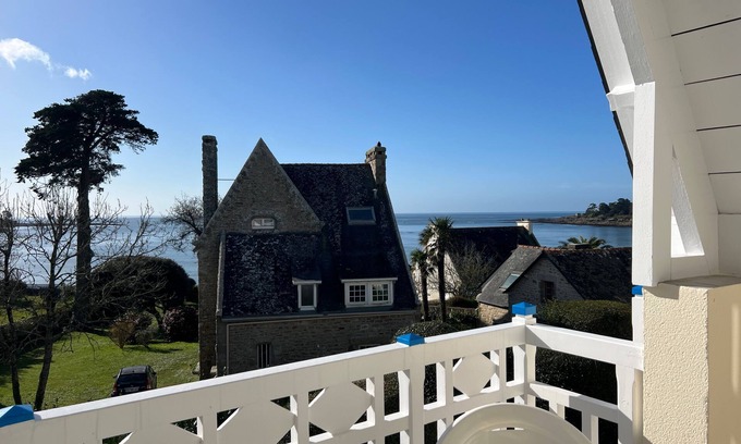 Finistere Apartment | La plage du Trez - Charmant duplex avec vue mer