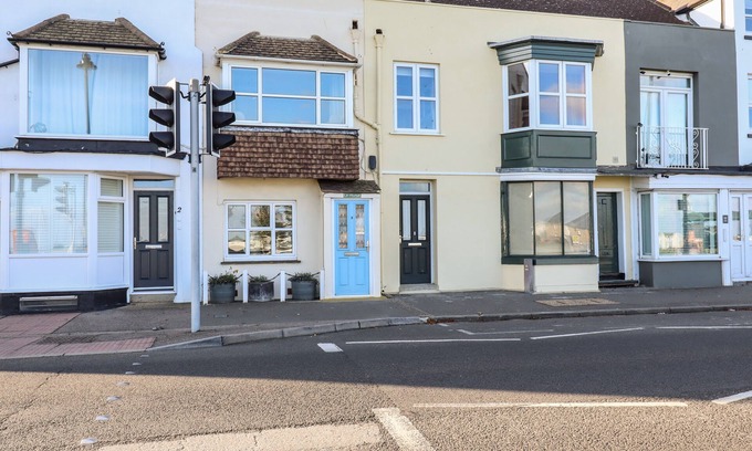 Deal Cottage | Pet-Friendly LA PLAGE: Top-Rated Cottage with Ocean View