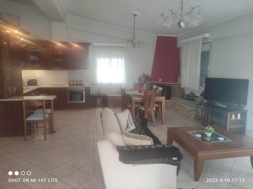 Nea Playia Apartment | Discover Family-Friendly Stays at La Playa Hotel