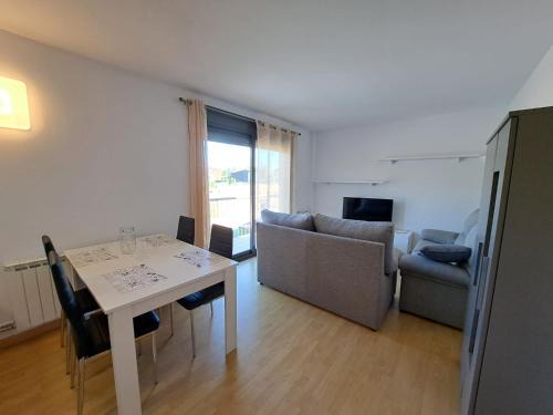 La Pobla de Segur Apartment | Discover La Pobla Estació: Family-Friendly Getaway Awaits
