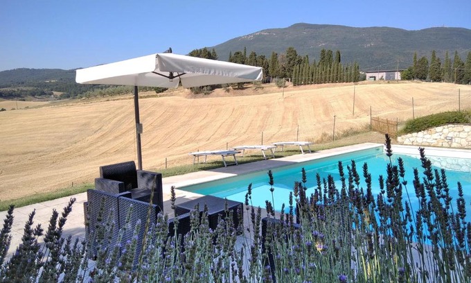 Cetona Villa | Discover La Poderina: 4-Star Retreat with Pool & Dining