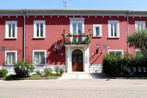 Avellino Apartment | Cozy LA POLVERISTA: Child-Friendly Retreat with High Ratings