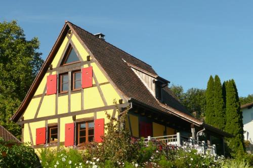 Raedersdorf House | Discover La Pomme de Pin: Pet-Friendly Oceanfront Retreat