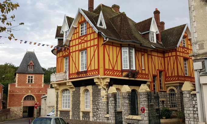Peronne Bed & Breakfast | Guest Favorite: La Porte De Bretagne with Pool & Hot Tub
