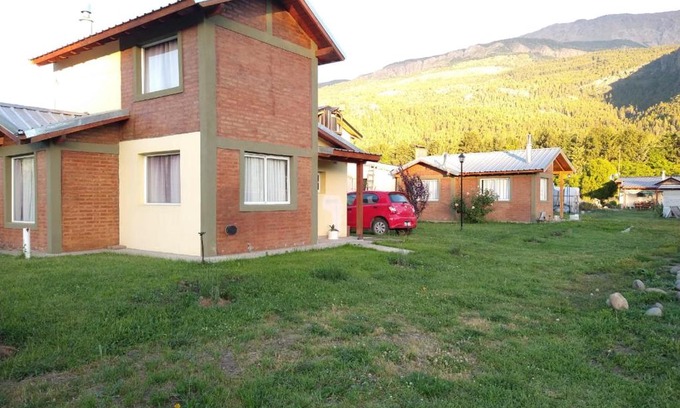 El Bolson Ski Chalet | Guest-Favorite La Posada de Icha with Hot Tub & More