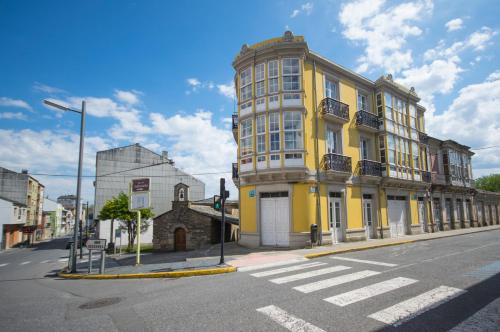 Sarria House | Family-Friendly Retreat at La Posada de La Casona de Sarria