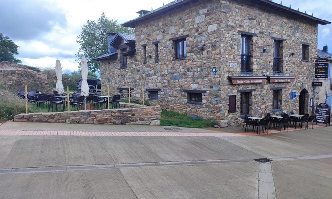 Foncebadon Hotel | Guest Favorite: La Posada del Druida with Family-Friendly Perks