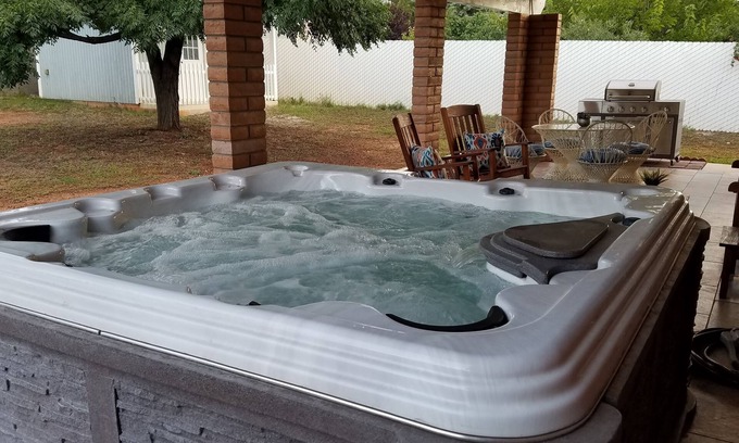 Sierra Vista House | Experience La Puerta Azul: Family-Friendly with Hot Tub!