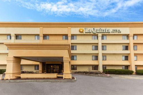 Gurnee Hotel | Pet-Friendly Getaway at La Quinta by Wyndham Gurnee
