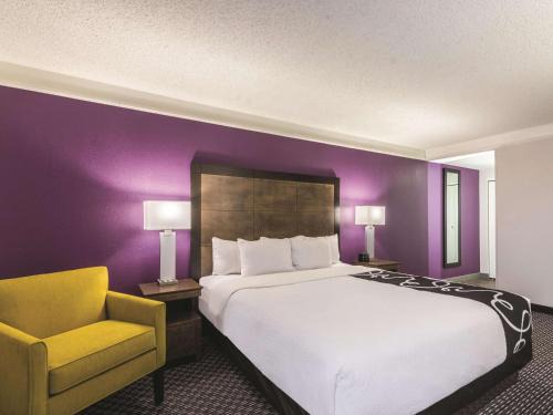 Sharonville Hotel | Pet-Friendly Getaway at La Quinta by Wyndham Cincinnati